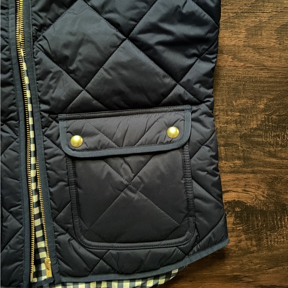 NWT J. Crew Classic Puffer Vest - Picture 4 of 4